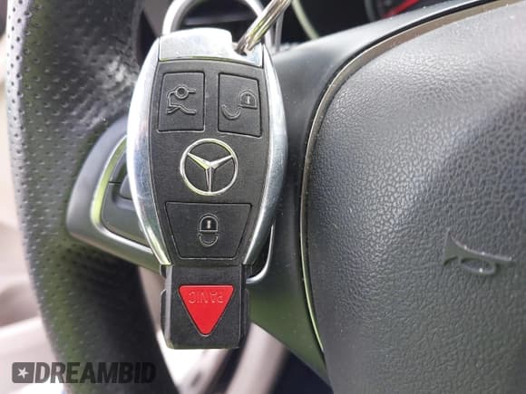 ✅ 2019 Mercedes-Benz GLC 300 • VIN: WDC0G4JB0KF587720 • Lot: 42550282. Wystawiony na IAAI z przebiegiem 72 723 mil. Bezpłatny archiwum sprzedaży aukcyjnych z USA i szczegółowy raport historii pojazdu na DreamBid. Zdjęcie 11.