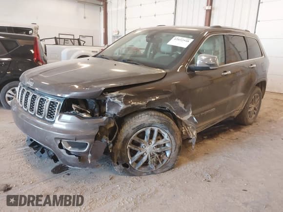 ✅ 2018 Jeep Grand Cherokee Limited • VIN: 1C4RJFBG9JC268479 • Lot: 42032948. Listed on IAAI with 106,077 mi. Free auction sales archive from the USA and detailed vehicle history report at DreamBid. Image 17.