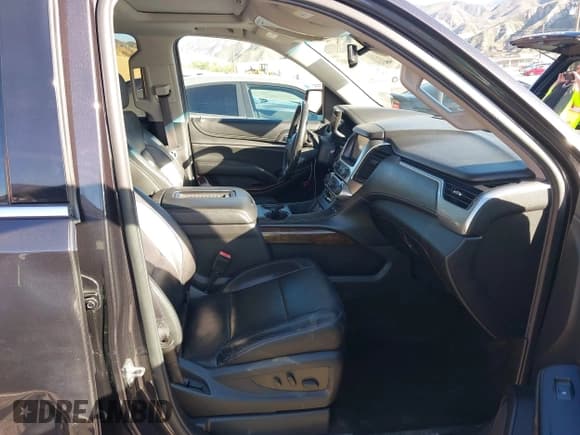 ✅ 2016 Chevrolet Tahoe LT • VIN: 1GNSCBKC6GR302988 • Lot: 43839857. Wystawiony na IAAI z przebiegiem 151 865 mil. Bezpłatny archiwum sprzedaży aukcyjnych z USA i szczegółowy raport historii pojazdu na DreamBid. Zdjęcie 5.