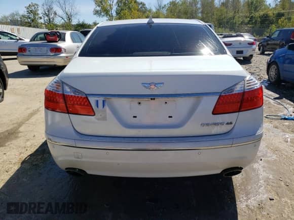 2009 Hyundai Genesis z VIN KMHGC46F79U054812, wystawiony jako Copart lot #73686994 z przebiegiem 105 762 mil mil oraz Nie do naprawy • Non repairable. Historia ofert i sprzedaży dostępna na DreamBid. Obrazek 6.