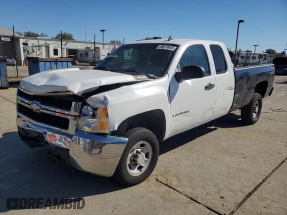 ✅ 2007 Chevrolet Silverado 2500HD Work Truck • VIN: 1GCHC29K37E505571 • Лот: 86473685. Опубликован ранее на Copart с пробегом Не указан. Бесплатный доступ к архиву аукционных продаж из США и подробный отчёт об истории автомобиля на DreamBid. Изображение 1.
