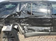 ✅ 2022 Chevrolet Traverse RS • VIN: 1GNERJKW9NJ186505 • Lot: 63348365. Wystawiony na Copart z przebiegiem 48 990 mil. Bezpłatny archiwum sprzedaży aukcyjnych z USA i szczegółowy raport historii pojazdu na DreamBid. Zdjęcie 11.