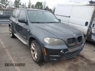 ✅ 2011 BMW X5 35i • VIN: 5UXZV4C58BL410469 • Lot: 43865678. Wystawiony na IAAI z przebiegiem 110 498 mil. Bezpłatny archiwum sprzedaży aukcyjnych z USA i szczegółowy raport historii pojazdu na DreamBid. Zdjęcie 1.
