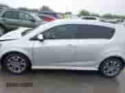 2020 Chevrolet Sonic LT z VIN 1G1JD6SB0L4136676, wystawiony jako IAAI lot #41967910 z przebiegiem 25 805 mil mil oraz . Historia ofert i sprzedaży dostępna na DreamBid. Obrazek 14.