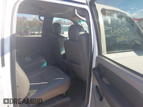 ✅ 2003 Chevrolet Suburban LS • VIN: 1GNFK16Z83J214367 • Lot: 43644547. Listed on IAAI with 139,578 mi. Free auction sales archive from the USA and detailed vehicle history report at DreamBid. Image 8.