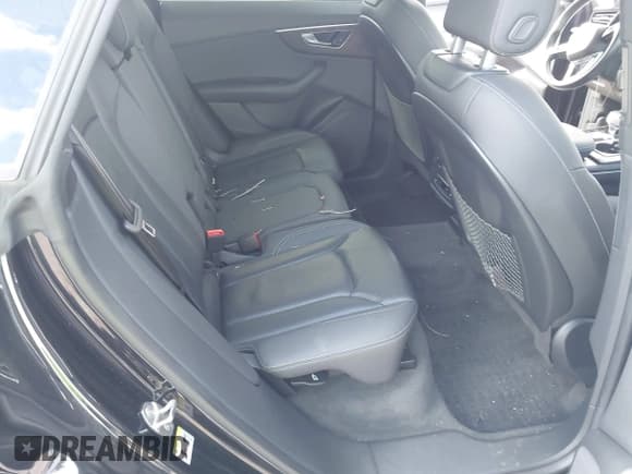 ✅ 2019 Audi Q8 Premium • VIN: WA1AVAF17KD010879 • Lot: 43273691. Wystawiony na IAAI z przebiegiem 53 279 mil. Bezpłatny archiwum sprzedaży aukcyjnych z USA i szczegółowy raport historii pojazdu na DreamBid. Zdjęcie 8.