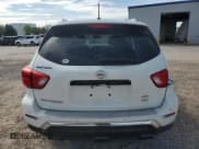 ✅ 2018 Nissan Pathfinder SV • VIN: 5N1DR2MM3JC658973 • Лот: 69213205. Опубликован ранее на Copart с пробегом 106 924 миль. Бесплатный доступ к архиву аукционных продаж из США и подробный отчёт об истории автомобиля на DreamBid. Изображение 6.