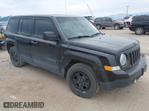 ✅ 2016 Jeep Patriot Sport • VIN: 1C4NJPBA2GD526182 • Lot: 43033927. Wystawiony na IAAI z przebiegiem 108 101 mil. Bezpłatny archiwum sprzedaży aukcyjnych z USA i szczegółowy raport historii pojazdu na DreamBid. Zdjęcie 1.