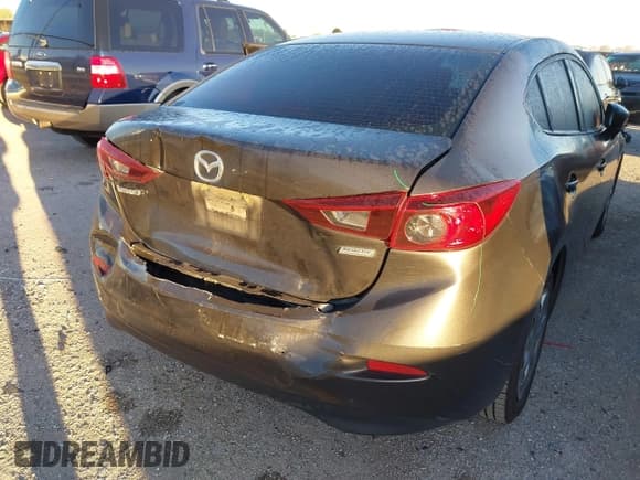 ✅ 2015 Mazda 3 i Sport • VIN: JM1BM1U73F1225915 • Лот: 43586170. Опубликован ранее на IAAI с пробегом 206 542 миль. Бесплатный доступ к архиву аукционных продаж из США и подробный отчёт об истории автомобиля на DreamBid. Изображение 6.