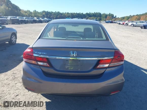 ✅ 2015 Honda Civic LX • VIN: 19XFB2F59FE239307 • Lot: 43430199. Wystawiony na IAAI z przebiegiem 136 906 mil. Bezpłatny archiwum sprzedaży aukcyjnych z USA i szczegółowy raport historii pojazdu na DreamBid. Zdjęcie 16.