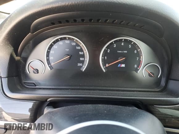 ✅ 2015 BMW M5 • VIN: WBSFV9C53FD594312 • Lot: 60860635. Wystawiony na Copart z przebiegiem Nie podano. Bezpłatny archiwum sprzedaży aukcyjnych z USA i szczegółowy raport historii pojazdu na DreamBid. Zdjęcie 9.