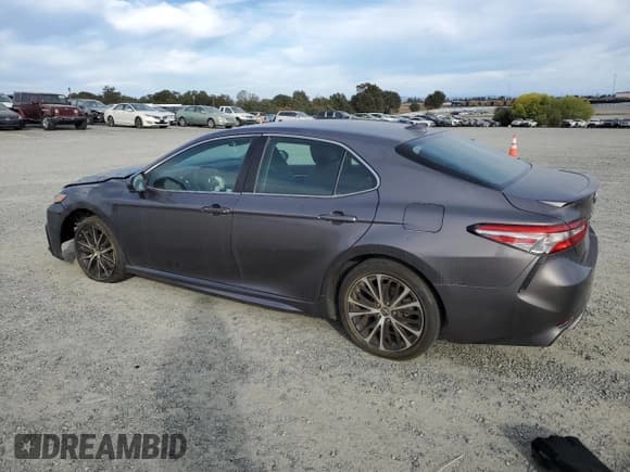 ✅ 2019 Toyota Camry SE • VIN: 4T1B11HK4KU197568 • Лот: 91145285. Опубликован ранее на Copart с пробегом 72 711 миль. Бесплатный доступ к архиву аукционных продаж из США и подробный отчёт об истории автомобиля на DreamBid. Изображение 2.