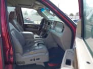 ✅ 2008 Lincoln Navigator • VIN: 5LMFU28508LJ19003 • Lot: 43745277. Wystawiony na IAAI z przebiegiem 209 459 mil. Bezpłatny archiwum sprzedaży aukcyjnych z USA i szczegółowy raport historii pojazdu na DreamBid. Zdjęcie 5.