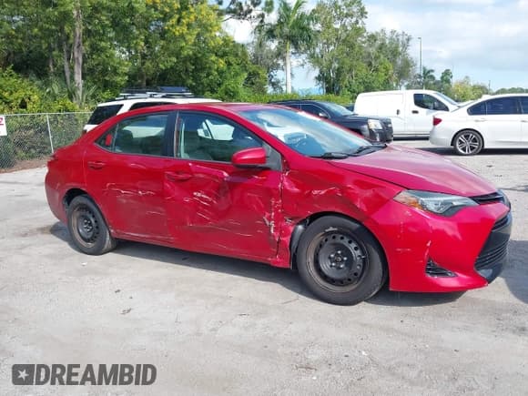 ✅ 2018 Toyota Corolla XLE • VIN: 5YFBURHE0JP746618 • Lot: 43654731. Wystawiony na IAAI z przebiegiem 129 099 mil. Bezpłatny archiwum sprzedaży aukcyjnych z USA i szczegółowy raport historii pojazdu na DreamBid. Zdjęcie 6.
