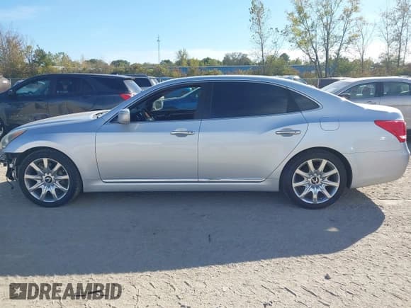 ✅ 2016 Hyundai Equus Signature • VIN: KMHGH4JH1GU106166 • Lot: 43424142. Listed on IAAI with 126,295 mi. Free auction sales archive from the USA and detailed vehicle history report at DreamBid. Image 14.