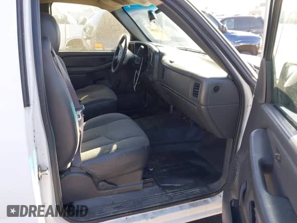 2004 Chevrolet Silverado 1500 Work Truck z VIN 1GCEC14X34Z297647, wystawiony jako IAAI lot #41721802 z przebiegiem 156 066 mil mil oraz . Historia ofert i sprzedaży dostępna na DreamBid. Obrazek 5.