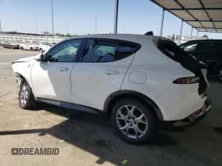 2024 Dodge Hornet R/T z VIN ZACPDFCW6R3A31502, wystawiony jako Copart lot #69241235 z przebiegiem 33 168 mil mil oraz Nie do naprawy • Non repairable. Historia ofert i sprzedaży dostępna na DreamBid. Obrazek 2.