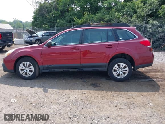 ✅ 2013 Subaru Outback 2.5i • VIN: 4S4BRBAC8D3282973 • Lot: 42418212. Listed on IAAI with 169,307 mi. Free auction sales archive from the USA and detailed vehicle history report at DreamBid. Image 15.