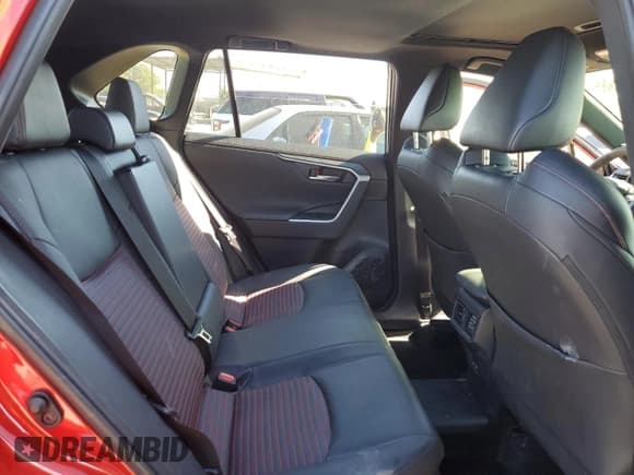 ✅ 2024 Toyota RAV4 XSE • VIN: JTMEB3FV5RD212855 • Лот: 90061985. Опубликован ранее на Copart с пробегом 9 975 миль. Бесплатный доступ к архиву аукционных продаж из США и подробный отчёт об истории автомобиля на DreamBid. Изображение 11.