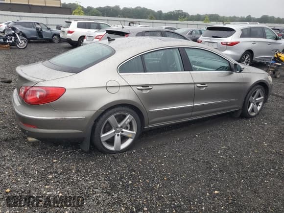 ✅ 2009 Volkswagen CC 4Motion • VIN: WVWGU73C19E526431 • Лот: 69520435. Опубликован ранее на Copart с пробегом 175 939 миль. Бесплатный доступ к архиву аукционных продаж из США и подробный отчёт об истории автомобиля на DreamBid. Изображение 3.