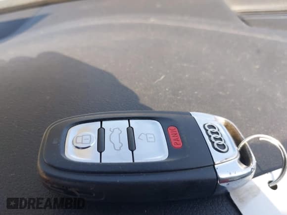 ✅ 2013 Audi A4 Premium Plus • VIN: WAUHFAFL5DN041903 • Лот: 40804566. Опубликован ранее на IAAI с пробегом 117 036 миль. Бесплатный доступ к архиву аукционных продаж из США и подробный отчёт об истории автомобиля на DreamBid. Изображение 11.