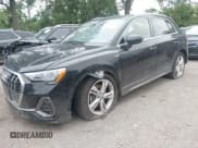 ✅ 2020 Audi Q3 S line Premium • VIN: WA1DECF31L1041381 • Lot: 42621648. Wystawiony na IAAI z przebiegiem 76 000 mil. Bezpłatny archiwum sprzedaży aukcyjnych z USA i szczegółowy raport historii pojazdu na DreamBid. Zdjęcie 6.