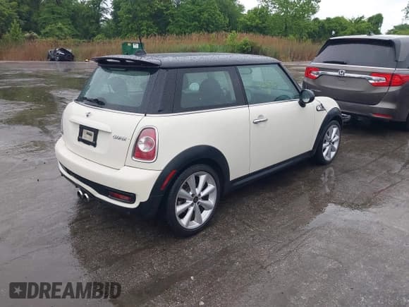 ✅ 2012 MINI Hardtop S • VIN: WMWSV3C59CT386436 • Lot: 42254715. Listed on IAAI with 60,260 mi. Free auction sales archive from the USA and detailed vehicle history report at DreamBid. Image 4.