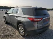 ✅ 2021 Chevrolet Traverse LT • VIN: 1GNEVHKW0MJ209981 • Lot: 70759544. Wystawiony na Copart z przebiegiem 98 551 mil. Bezpłatny archiwum sprzedaży aukcyjnych z USA i szczegółowy raport historii pojazdu na DreamBid. Zdjęcie 2.