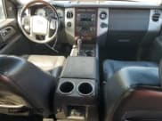 ✅ 2008 Ford Expedition Limited • VIN: 1FMFU20518LA84129 • Лот: 86430605. Опубликован ранее на Copart с пробегом 215 402 миль. Бесплатный доступ к архиву аукционных продаж из США и подробный отчёт об истории автомобиля на DreamBid. Изображение 8.