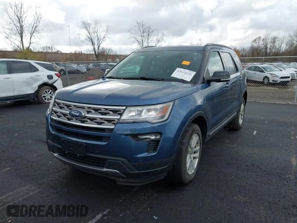 ✅ 2018 Ford Explorer XLT • VIN: 1FM5K8DH6JGA77930 • Lot: 43656048. Wystawiony na IAAI z przebiegiem 94 381 mil. Bezpłatny archiwum sprzedaży aukcyjnych z USA i szczegółowy raport historii pojazdu na DreamBid. Zdjęcie 17.