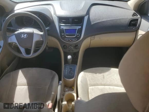 2014 Hyundai Accent GLS z VIN KMHCT4AE9EU645750, wystawiony jako Copart lot #82669975 z przebiegiem 209 682 mil mil oraz Czysty tytuł • Clean title. Historia ofert i sprzedaży dostępna na DreamBid. Obrazek 8.