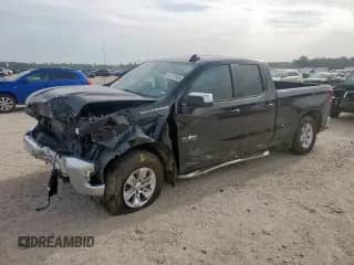 2020 Chevrolet Silverado 1500 LT z VIN 1GCRWCED2LZ341886, wystawiony jako Copart lot #64137065 z przebiegiem 88 581 mil mil oraz Szkoda całkowita • Salvage title. Historia ofert i sprzedaży dostępna na DreamBid. Obrazek 1.