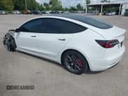 ✅ 2021 Tesla Model 3 Standard Range Plus • VIN: 5YJ3E1EA1MF992100 • Lot: 43225580. Wystawiony na IAAI z przebiegiem 68 544 mil. Bezpłatny archiwum sprzedaży aukcyjnych z USA i szczegółowy raport historii pojazdu na DreamBid. Zdjęcie 3.