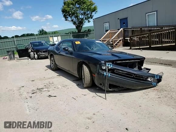 ✅ 2018 Dodge Challenger SXT Plus • VIN: 2C3CDZAG3JH317807 • Lot: 56797264. Wystawiony na Copart z przebiegiem Nie podano. Bezpłatny archiwum sprzedaży aukcyjnych z USA i szczegółowy raport historii pojazdu na DreamBid. Zdjęcie 11.