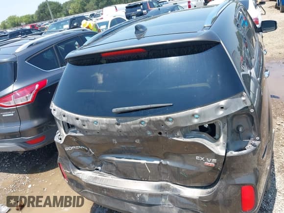 ✅ 2014 Kia Sorento EX • VIN: 5XYKU4A75EG453922 • Lot: 42338759. Wystawiony na IAAI z przebiegiem 195 832 mil. Bezpłatny archiwum sprzedaży aukcyjnych z USA i szczegółowy raport historii pojazdu na DreamBid. Zdjęcie 17.