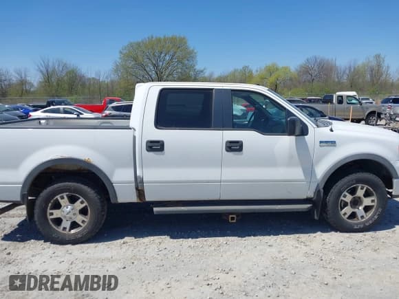✅ 2008 Ford F-150 XLT • VIN: 1FTPW14V88FA05335 • Lot: 42228466. Wystawiony na IAAI z przebiegiem 227 323 mil. Bezpłatny archiwum sprzedaży aukcyjnych z USA i szczegółowy raport historii pojazdu na DreamBid. Zdjęcie 13.