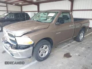 ✅ 2010 Dodge 1500 ST • VIN: 3D7JB1EP6AG107535 • Lot: 42810592. Wystawiony na IAAI z przebiegiem 137 026 mil. Bezpłatny archiwum sprzedaży aukcyjnych z USA i szczegółowy raport historii pojazdu na DreamBid. Zdjęcie 2.