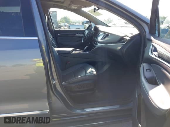 ✅ 2018 Buick Enclave Essence • VIN: 5GAEVAKW3JJ256032 • Лот: 43084591. Опубликован ранее на IAAI с пробегом 123 689 миль. Бесплатный доступ к архиву аукционных продаж из США и подробный отчёт об истории автомобиля на DreamBid. Изображение 5.