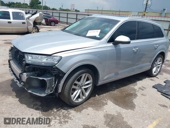 ✅ 2017 Audi Q7 Prestige • VIN: WA1VABF70HD029614 • Lot: 42733751. Wystawiony na IAAI z przebiegiem 165 102 mil. Bezpłatny archiwum sprzedaży aukcyjnych z USA i szczegółowy raport historii pojazdu na DreamBid. Zdjęcie 17.