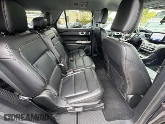 ✅ 2022 Ford Explorer XLT • VIN: 1FMSK8DH4NGA82309 • Лот: 86599795. Опубликован ранее на Copart с пробегом 55 831 миль. Бесплатный доступ к архиву аукционных продаж из США и подробный отчёт об истории автомобиля на DreamBid. Изображение 6.