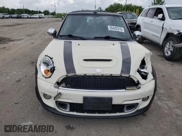✅ 2011 MINI Convertible S • VIN: WMWZP3C51BT249501 • Lot: 55442315. Wystawiony na Copart z przebiegiem 95 638 mil. Bezpłatny archiwum sprzedaży aukcyjnych z USA i szczegółowy raport historii pojazdu na DreamBid. Zdjęcie 5.