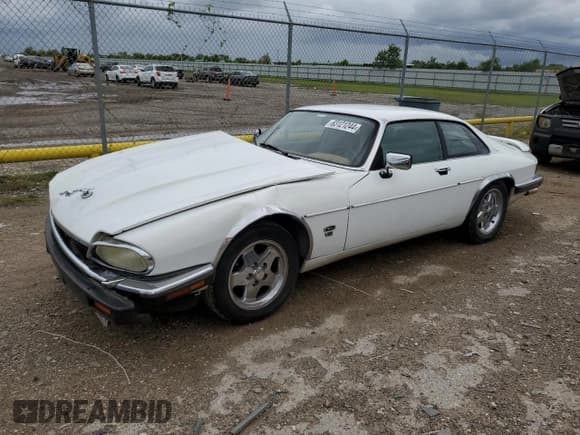 ✅ 1992 Jaguar XJS • VIN: SAJNW5841NC181447 • Лот: 63121244. Опубликован ранее на Copart с пробегом 63 562 миль. Бесплатный доступ к архиву аукционных продаж из США и подробный отчёт об истории автомобиля на DreamBid. Изображение 1.