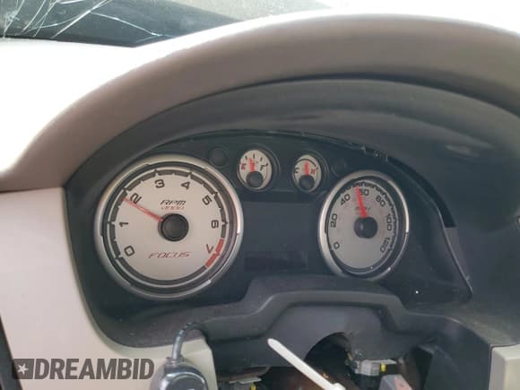 ✅ 2008 Ford Focus SE • VIN: 1FAHP35N98W218716 • Lot: 84563885. Wystawiony na Copart z przebiegiem Nie podano. Bezpłatny archiwum sprzedaży aukcyjnych z USA i szczegółowy raport historii pojazdu na DreamBid. Zdjęcie 9.