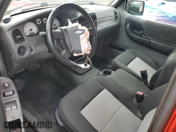 ✅ 2010 Ford Ranger XLT • VIN: 1FTLR4FE9APA44584 • Lot: 92031595. Listed on Copart with 43,312 mi. Free auction sales archive from the USA and detailed vehicle history report at DreamBid. Image 8.