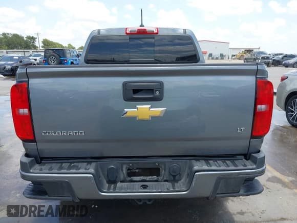✅ 2018 Chevrolet Colorado 2WD LT • VIN: 1GCGSCEA4J1136008 • Lot: 42539963. Listed on IAAI with 111,243 mi. Free auction sales archive from the USA and detailed vehicle history report at DreamBid. Image 16.