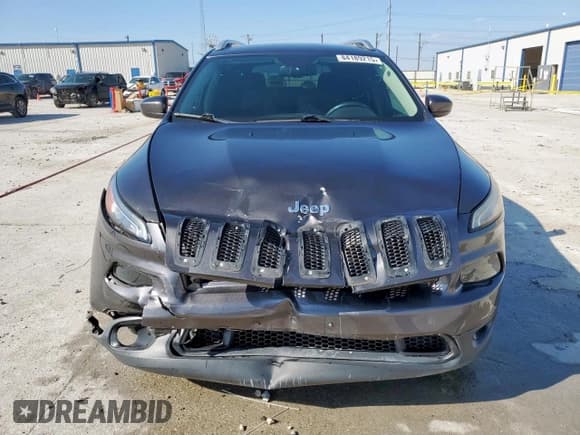 ✅ 2015 Jeep Cherokee Latitude • VIN: 1C4PJLCS5FW516841 • Lot: 84189215. Listed on Copart with 164,493 mi. Free auction sales archive from the USA and detailed vehicle history report at DreamBid. Image 5.