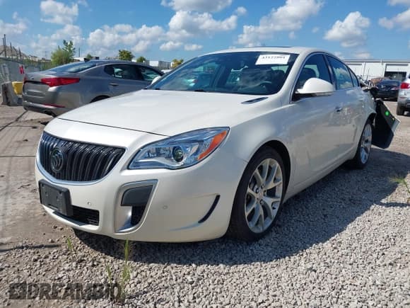 ✅ 2014 Buick Regal GS • VIN: 2G4GT5GX8E9220923 • Lot: 43122801. Listed on IAAI with 44,794 mi. Free auction sales archive from the USA and detailed vehicle history report at DreamBid. Image 2.