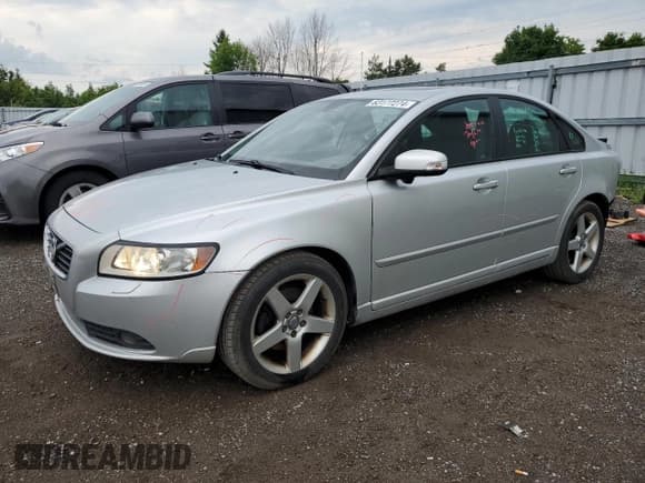 ✅ 2011 Volvo S40 • VIN: YV1672MS3B2534916 • Lot: 63177274. Listed on Copart with 197,061 mi. Free auction sales archive from the USA and detailed vehicle history report at DreamBid. Image 1.