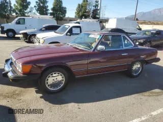 ✅ 1984 Mercedes-Benz 380 SL • VIN: WDBBA45A9EA015708 • Lot: 81719654. Wystawiony na Copart z przebiegiem 175 219 mil. Bezpłatny archiwum sprzedaży aukcyjnych z USA i szczegółowy raport historii pojazdu na DreamBid. Zdjęcie 1.