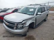 ✅ 2020 Chevrolet Suburban LT • VIN: 1GNSCHKC6LR265468 • Lot: 42042772. Wystawiony na IAAI z przebiegiem 113 335 mil. Bezpłatny archiwum sprzedaży aukcyjnych z USA i szczegółowy raport historii pojazdu na DreamBid. Zdjęcie 19.